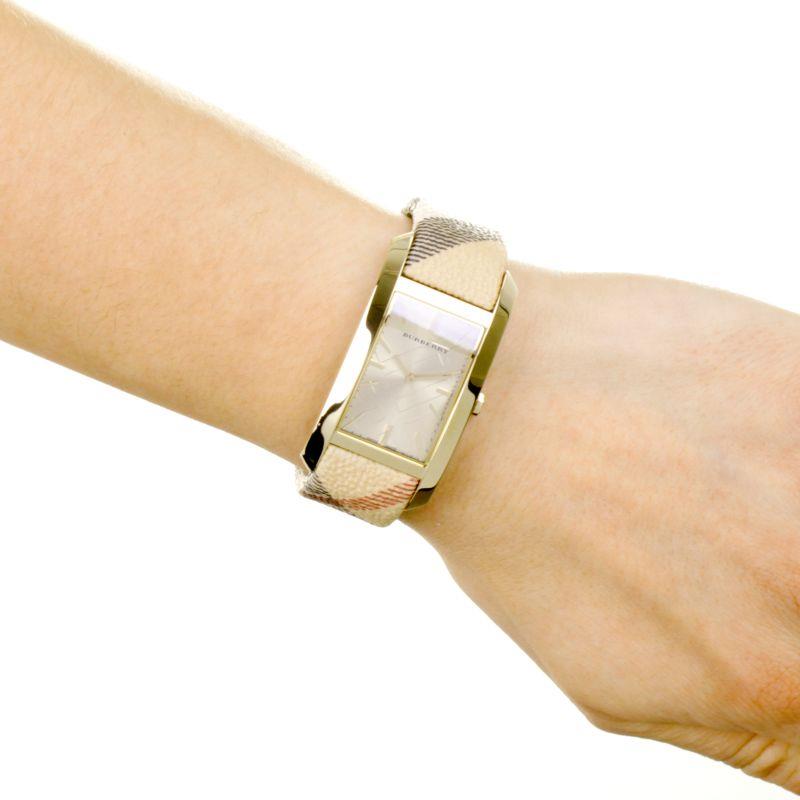 Burberry BU9407 25mm EdelstahlGehäuseLeder Damen Uhr Burberry BU9407 25mm EdelstahlGehäuseLeder Damen Uhr